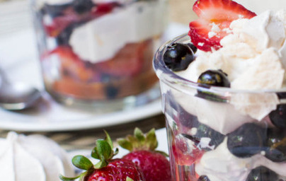 LCHF горски плодове със сметана LCHF горски плодове със сметана